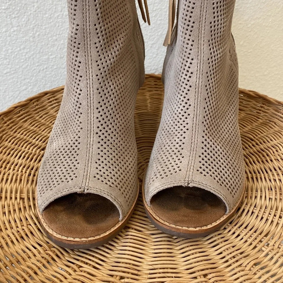 TOMS Majorca Shoe - ankle boot size 8 - Picture 3 of 5